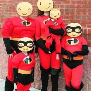Family of four (or 5) incredibles Halloween costumes.